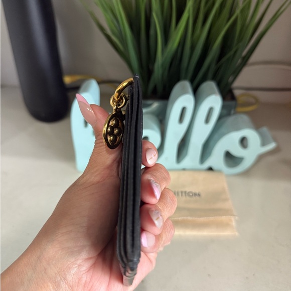 Louis Vuitton charm card holder - Picture 6 of 12